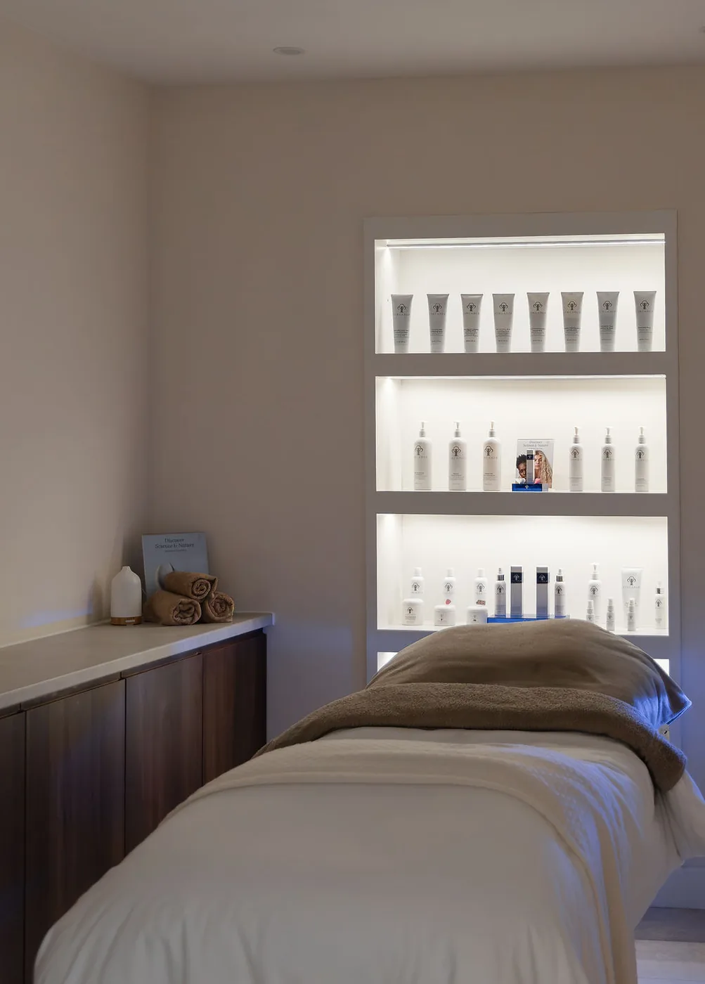 Lymphatic drainage facial massage Bristol